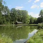 Retreat With Ponds, Ferienhaus