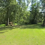Ferienhaus Retreat With Ponds, Braibant