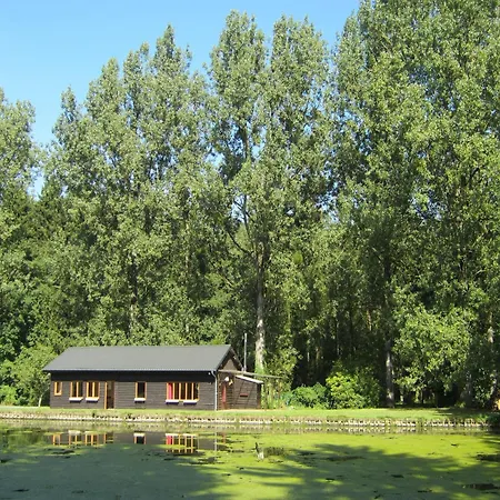 Σπίτι διακοπών Retreat With Ponds,
