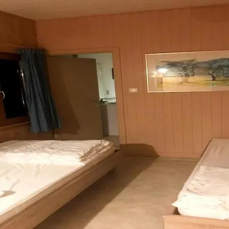 Ferienhaus Retreat With Ponds,