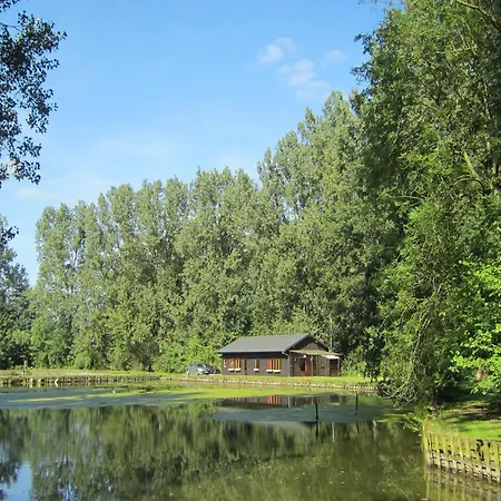 Retreat With Ponds, Ferienhaus